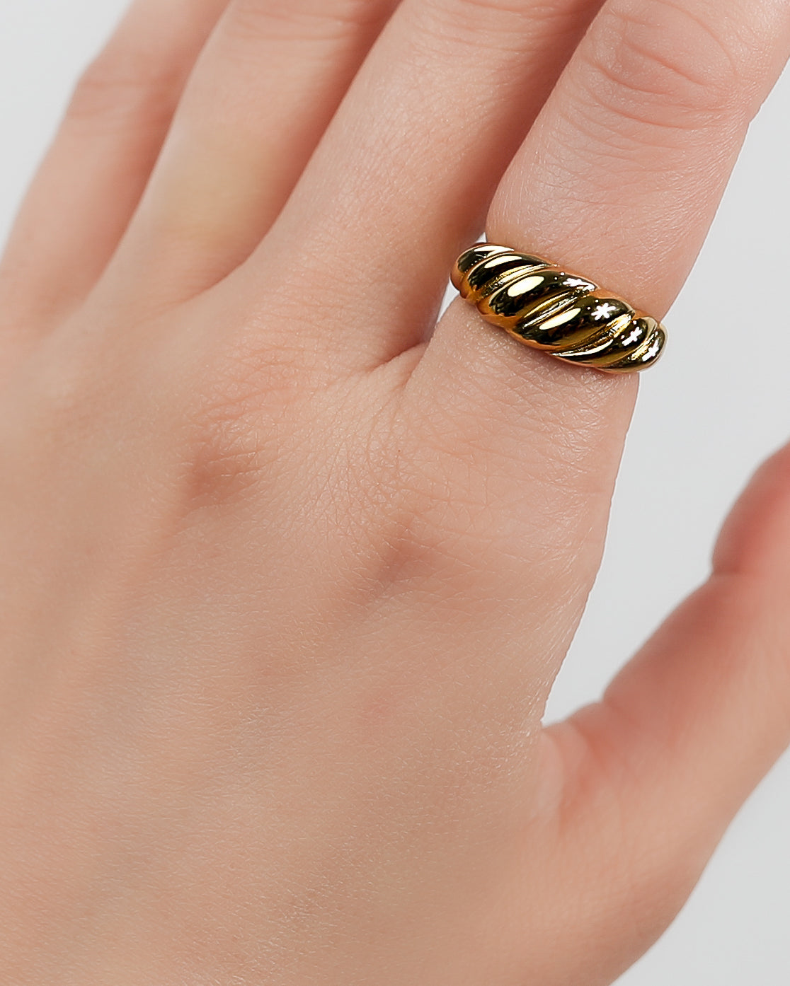 Le Croissant Ring (Gold)