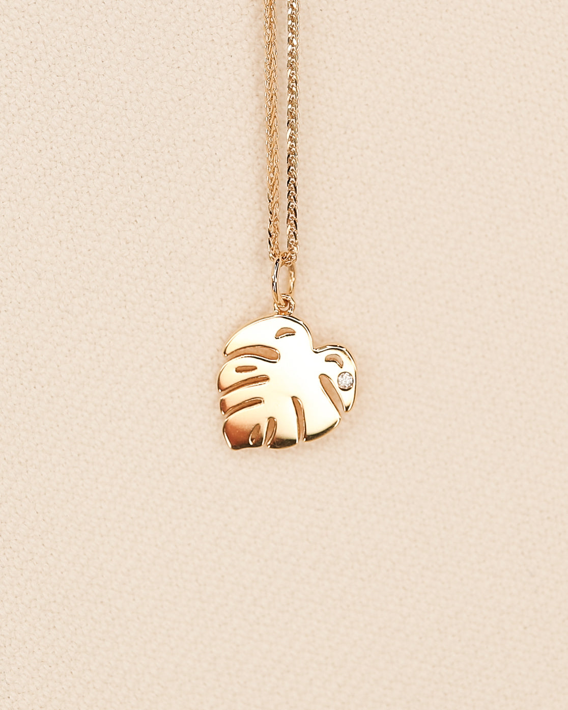 Monstera Necklace