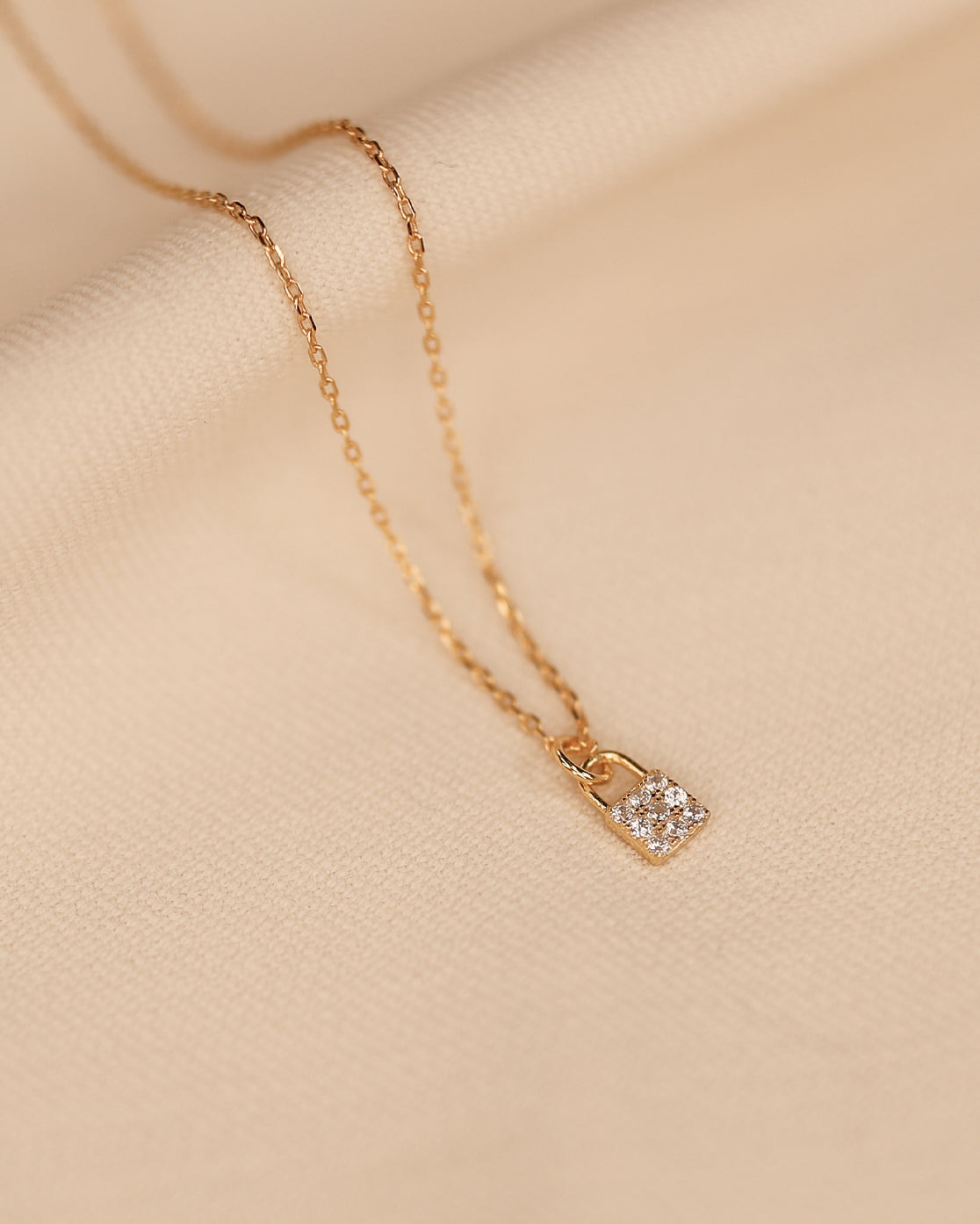 Tennis Link Chain Necklace (Gold)